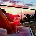 Nest Pool House Terrace Sea View 度假居 切法卢