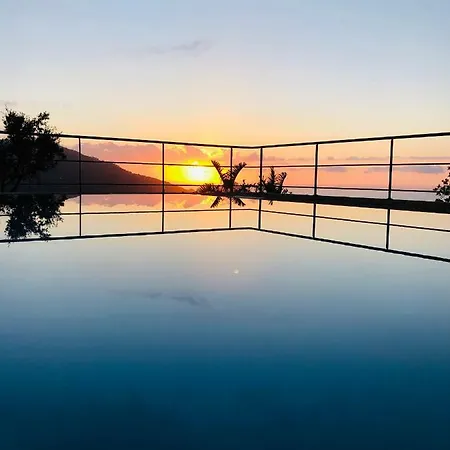 Vakantiehuis Nest Pool House Terrace Sea View *