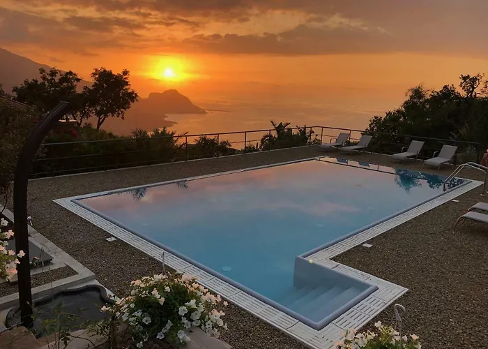 Nest Pool House Terrace Sea View Casa de Férias